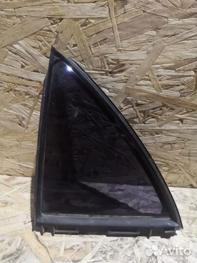 Форточка задняя левая правая Toyota corolla 150