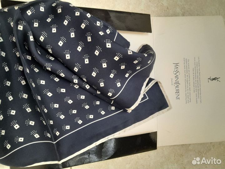 Yves saint laurent платок новый