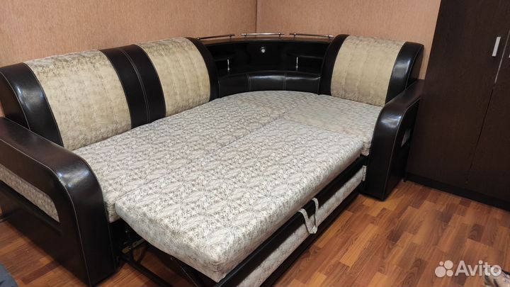 Угловой диван