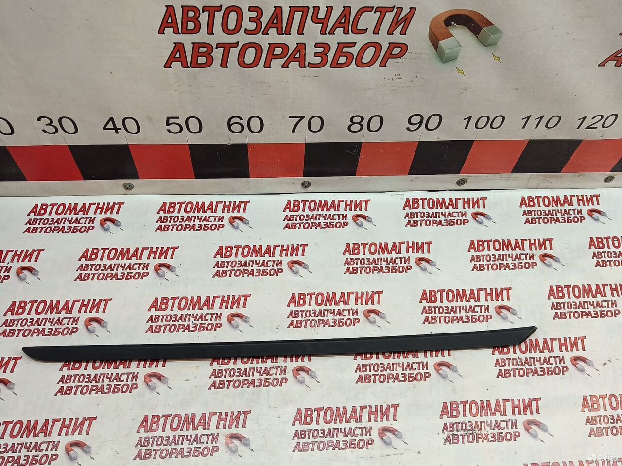 Накладка лобового стекла правая Voyah Free