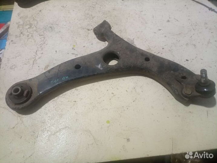 Рычаг передней подвески правый Chery Tiggo T11