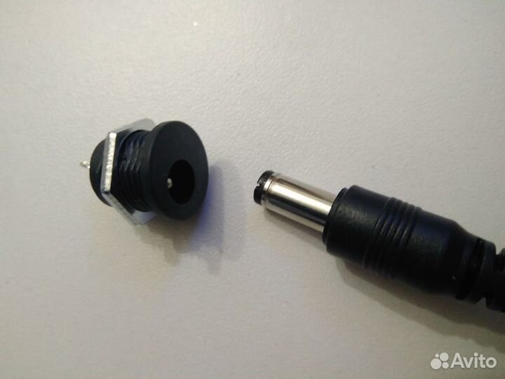 Зарядное устройство 16,8 В (для шуруповертов 14 В)