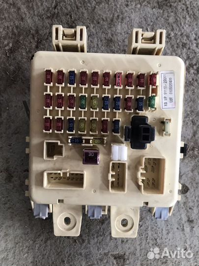 Салонный блок предохранителей Хендай Элантра 3 2.0