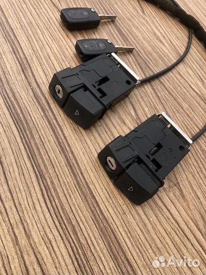 Кнопка бардачка Audi A8 (D2)