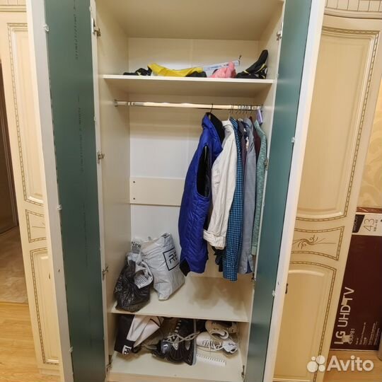 Шкаф распашной бу беж