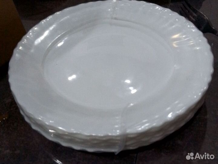 Тарелки суповые, десертные, салатник