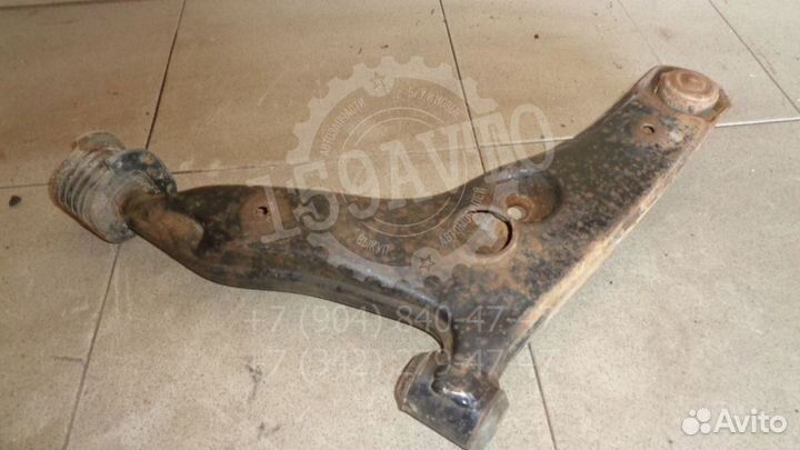 Рычаг передний правый Mitsubishi Carisma (DA)