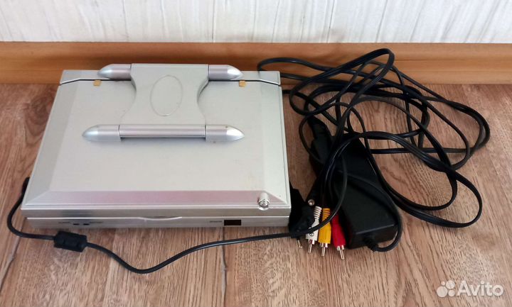 Портативный видеопроигрыватель автомобильный