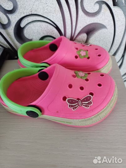 Сандали crocs