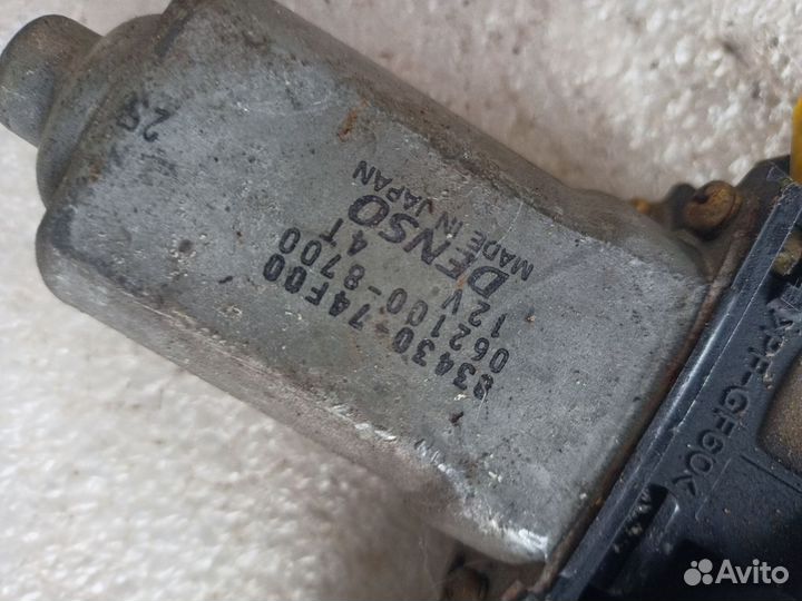 Стеклоподъемник передний правый Suzuki Wagon R