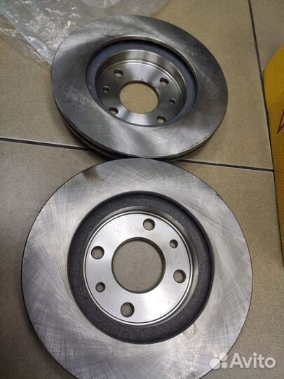 Диски тормозные передние ваз 2110-112 8 клап, R13