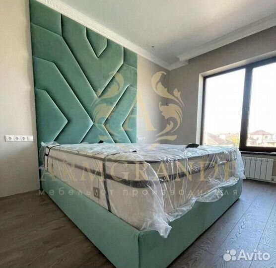 Кровать двуспальная