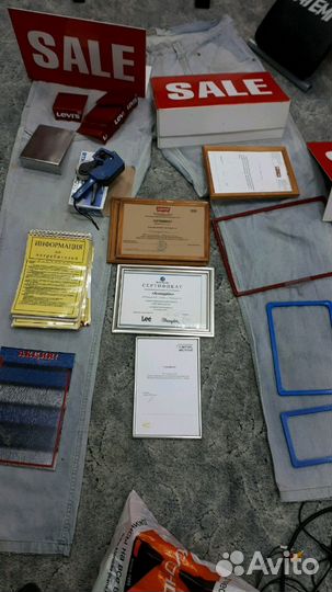 Таблички. Аквариум обуви. Пистолет. Размерники