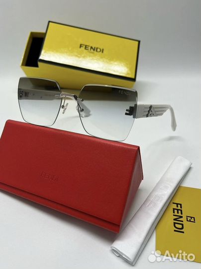 Солнцезащитные очки fendi