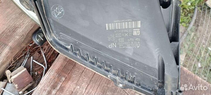 Передняя левая фара opel zafira b