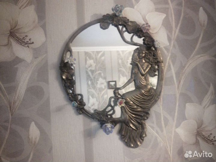 Часы И зеркала