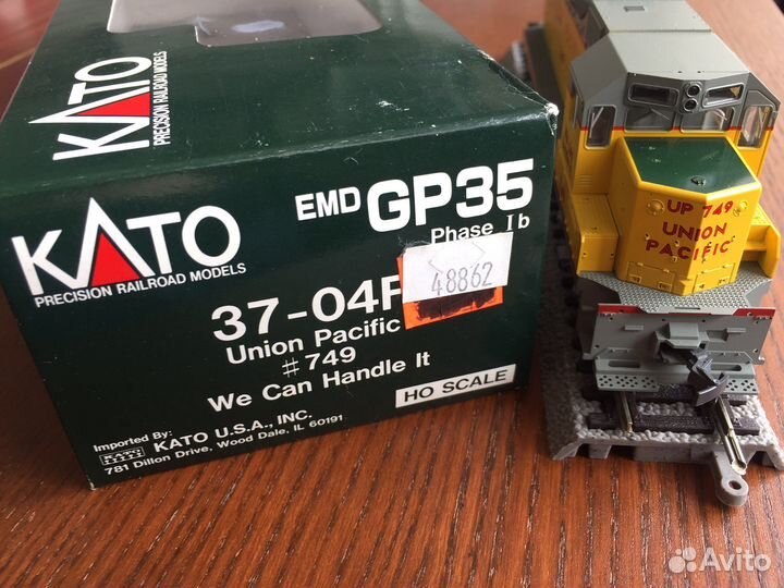 Локомотив kato GP35 UP