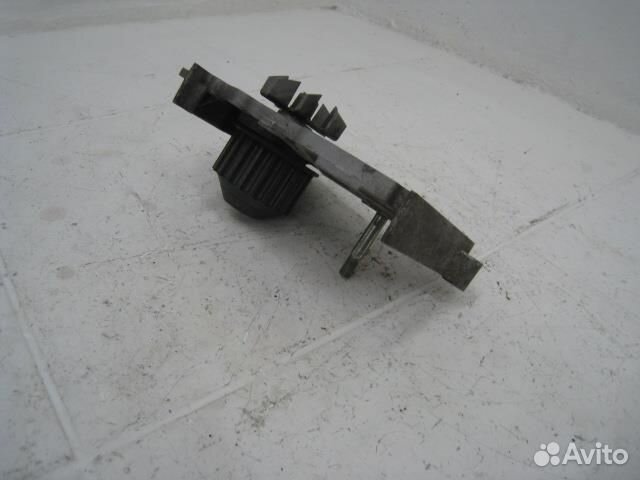 Насос водяной (помпа) Renault Sandero Stepway