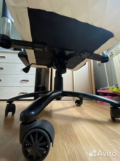 Кресло компьютерное hiper