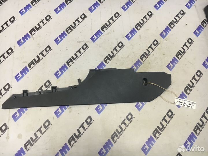 Накладка центральной консоли Фольксваген Гольф 5