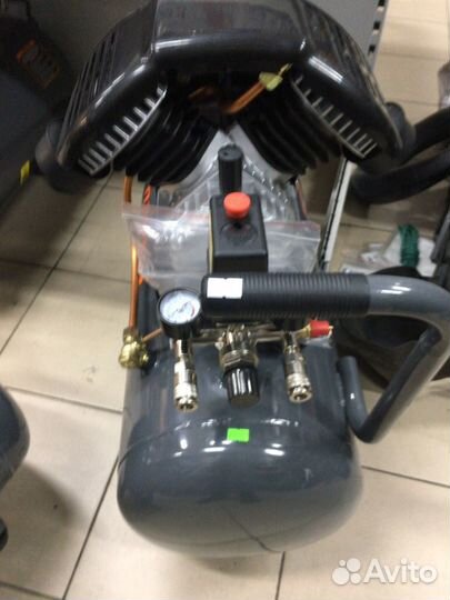 Компрессор Парма 1800Вт 285л/мин