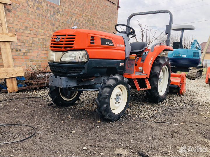 Мини-трактор Kubota KL21, 2015