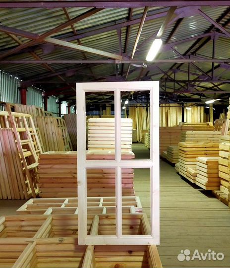 Деревянное окно для веранды