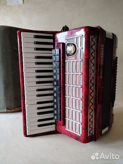 Аккордеон Royal Standard Silvana