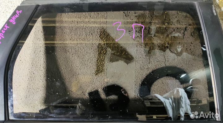 Стекло двери задней правой Ford Focus 2