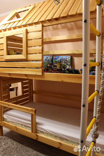 Кровать двухьярусная домик детская из массива