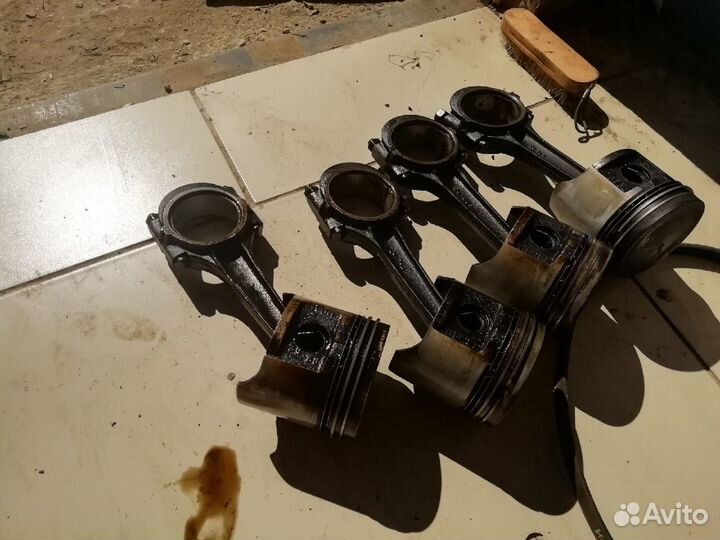 Комплект поршней в сборе с шатунами 402 мотор