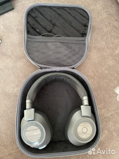 Беспроводные наушники Plantronics BackBeat PRO 2