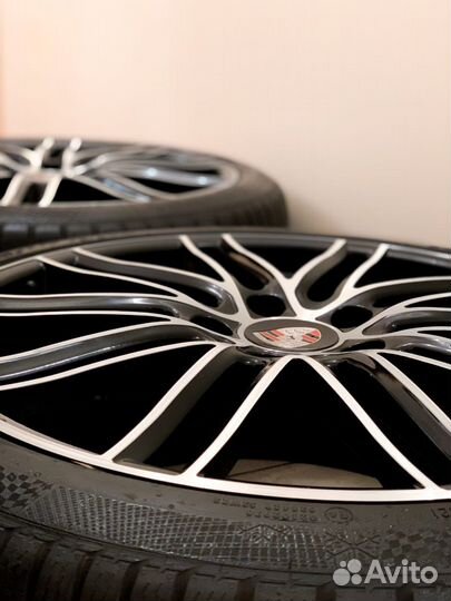 Комплект колес в сборе 275/35 R21 и 315/30 105W