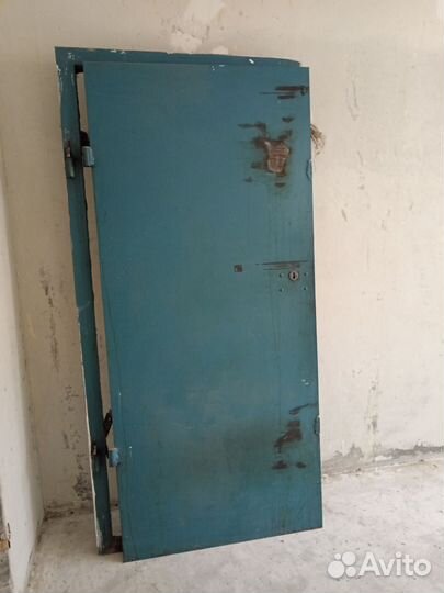 Металлическая дверь бу