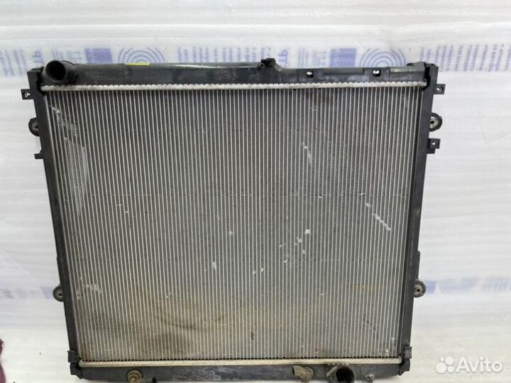 Радиатор охлаждения Toyota Land Cruiser 200