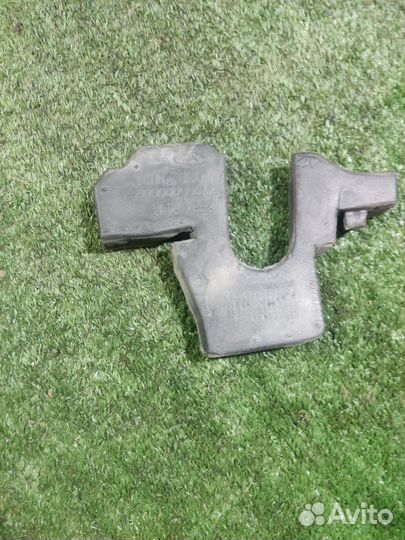 Уплотнитель капота на жабо левый Chery Tiggo 8 PRO