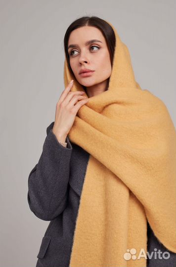 Женский теплый палантин