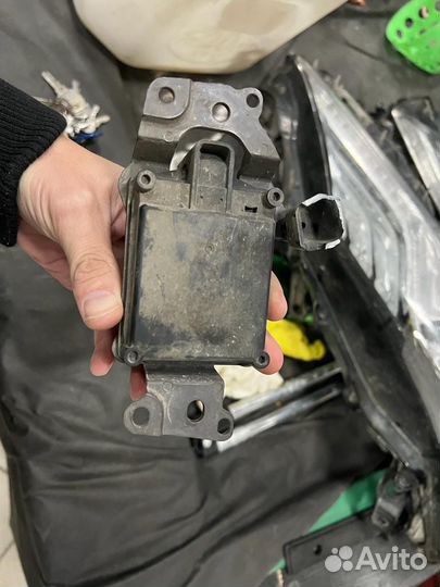 Эмблема toyota camry 70