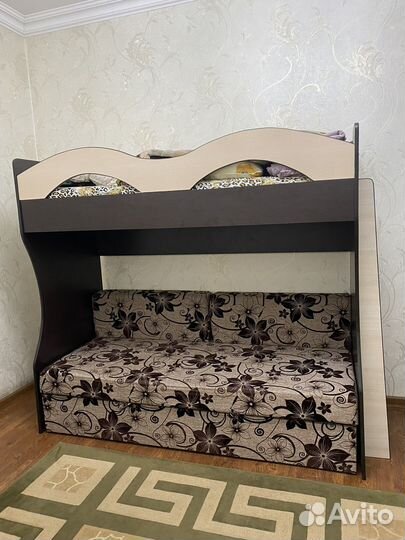 Двухъярусная кровать с раскладным диваном