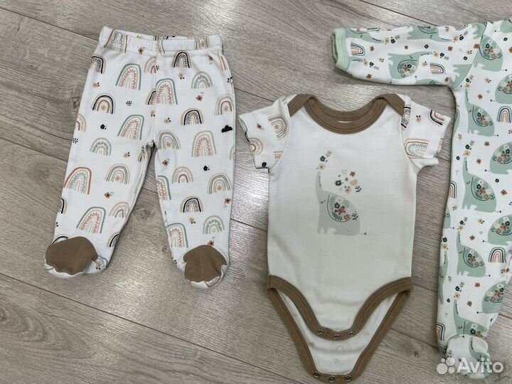 Комплект на выписку новорожденного малыша Carrot