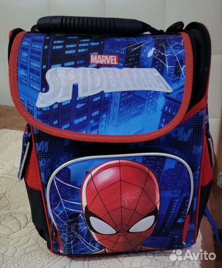 Школьный рюкзак