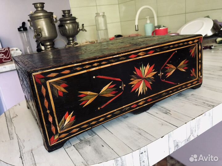 Старинная шкатулка 