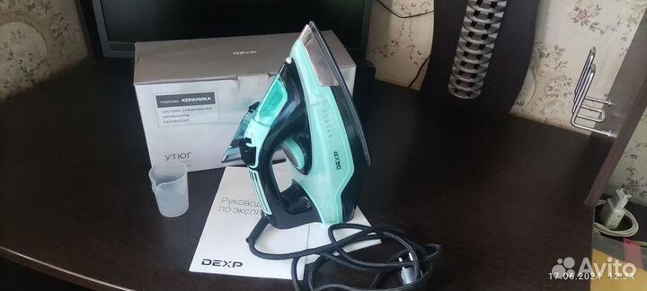 Утюг Dexp CE2400KF