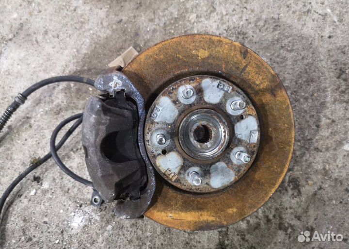 Ступицы передние Mitsubishi airtrek cu2w 4g63