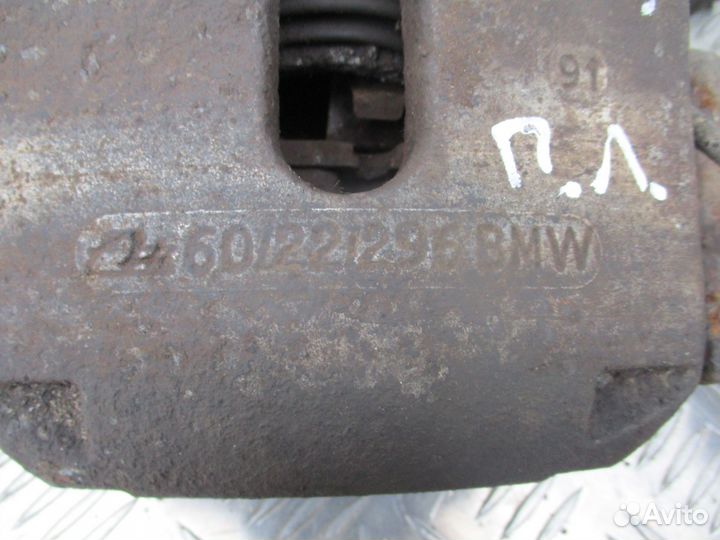 Суппорт тормозной передний BMW 5 E39