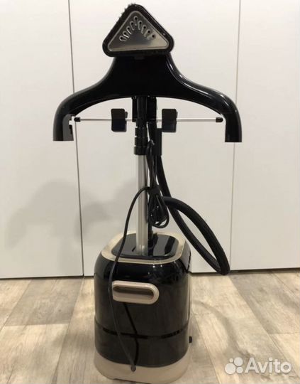 Отпариватель вертикальный для одежды tefal