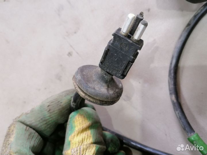 Датчик ABS передний правый Mercedes-Benz 190 W201