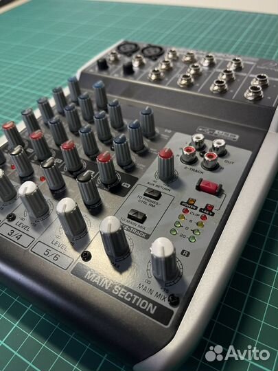 Микшерный пульт Микшер Behringer xenyx Q802USB