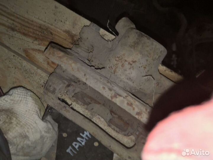 Задние тормозные суппорта mitsubishi pajero 2