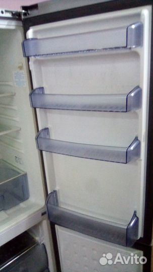 Холодильник веко стального цвета